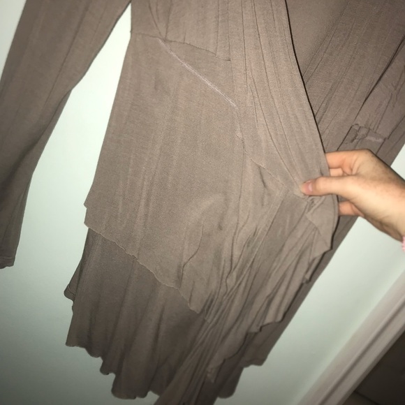 Ruffle Detailed Sweater Size Large - Picture 3 of 4